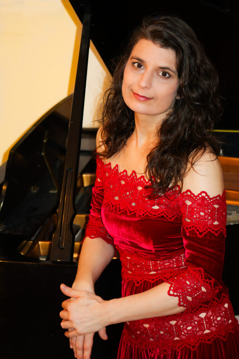 MIRA ARMIJ GILL Piano